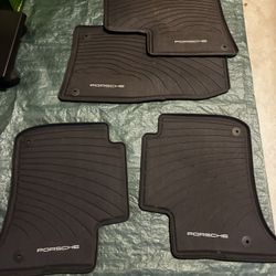 Porsche Cayenne Floor Mat Set 