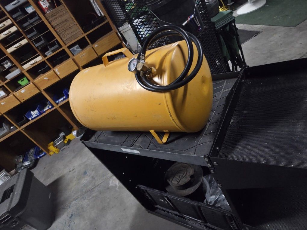 10 Gallon Portable Air Tank.