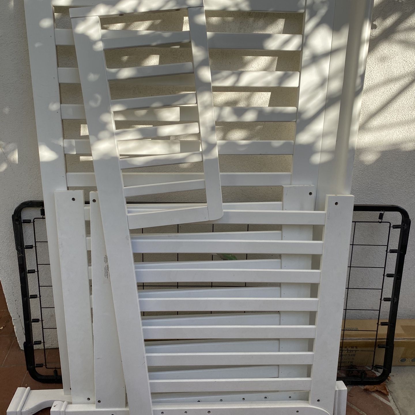 Baby Crib/ Toddler bed
