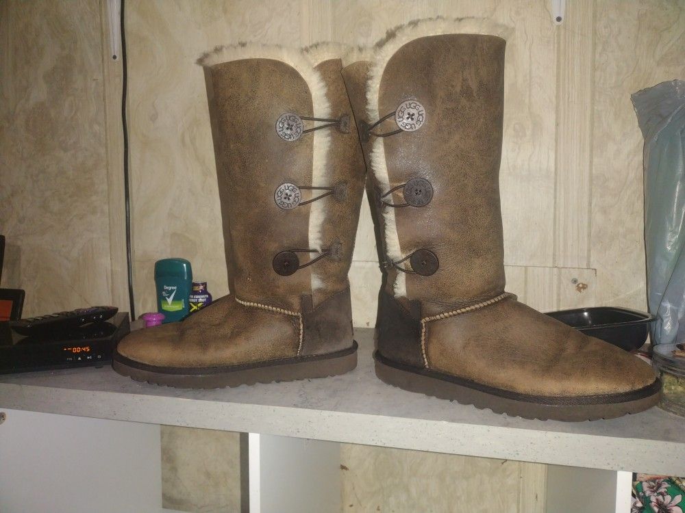 Size 10 Women's Ugg Boots