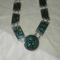 Necklace Green Nee