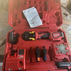 MILWAUKEE Cordless Press Tool Kit: M18