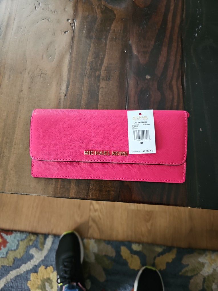 Michael Kors Ultra Pink Wallet