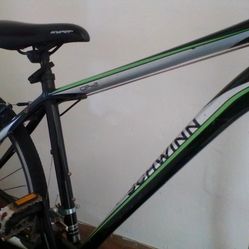  Schwinn OR2 Hybrid bike 29 inch tires Great Christmas Present