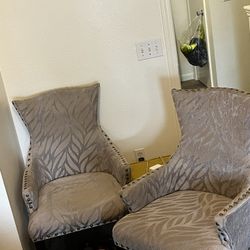 2 Chairs $20