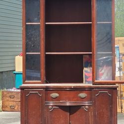 China cabinet 