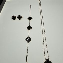 18K V Cleef & Arpels -Vintage Alambra Jewelry Set