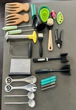 Large Assortment of Mixed Kitchen Utensils & Gadgets – Sur La Table & More!