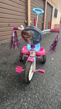 Frozen Triciclo Apache - made and sold in Mexico