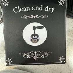 Clean And Dry Make Up Brush Cleaner 