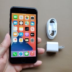 iPhone 7 - UNLOCKED - Like New  