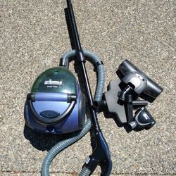 Vacuum. Kenmore.