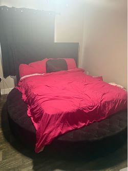 Queen bedroom set w/ 55in tv