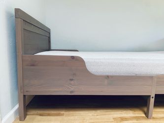 Twin Gray/Brown Wood Bed with Twin Mattress $190