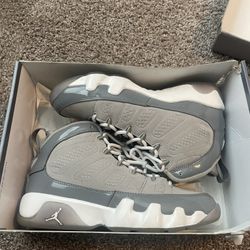 Retro 9 Size 7Y