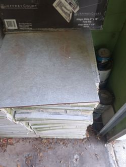 Floor tile