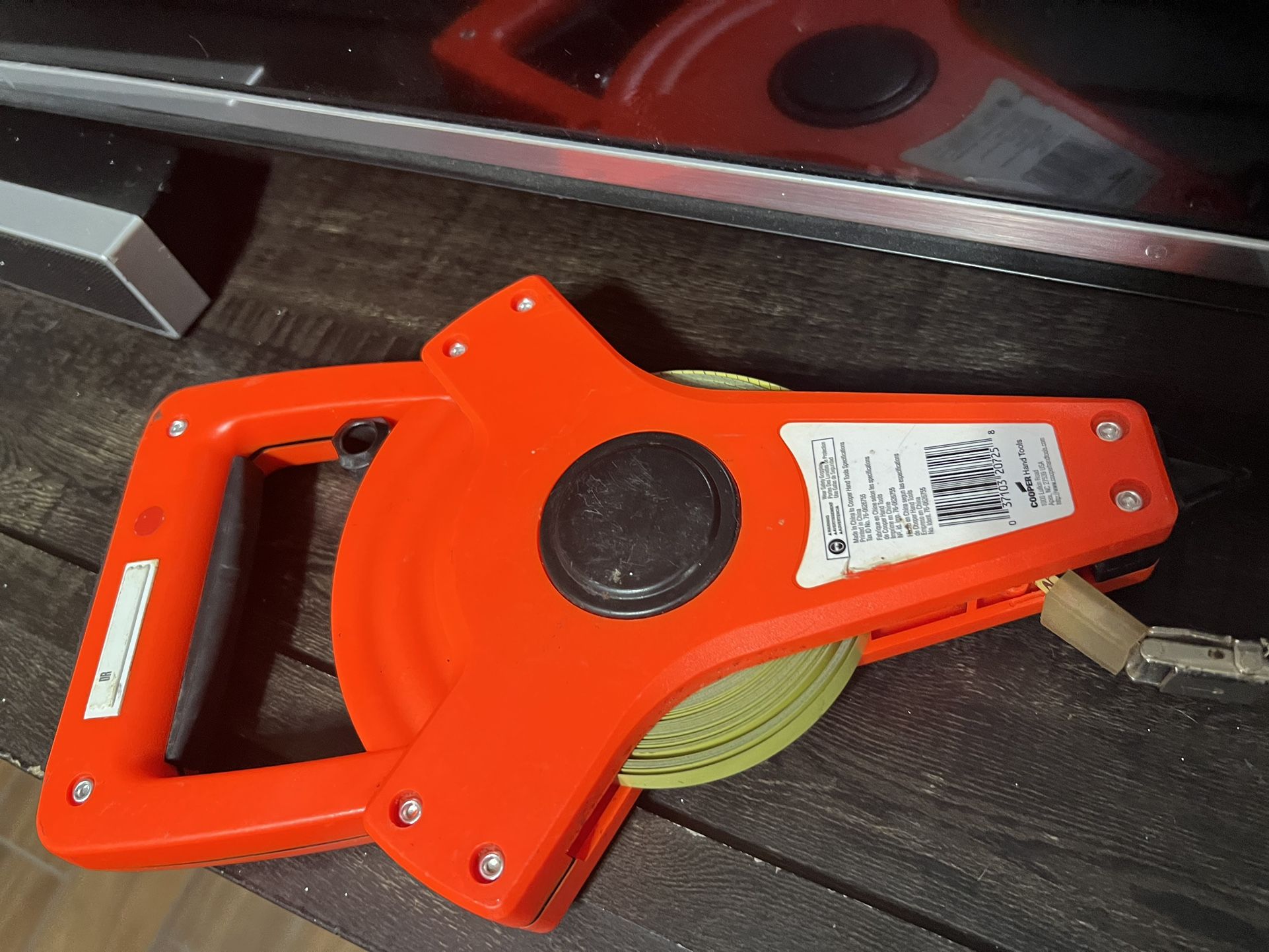 Crescent Lufkin 100 Ft Tape Measure