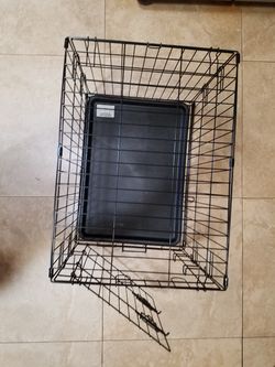 Wired mesh pet crate