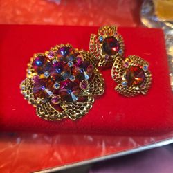 Vintage Designer Heliotrophe Brooch And Earings. 
