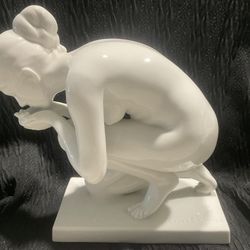 Ernst Wenck Porcelain Figurine Die Tringende Rosenthal Germany