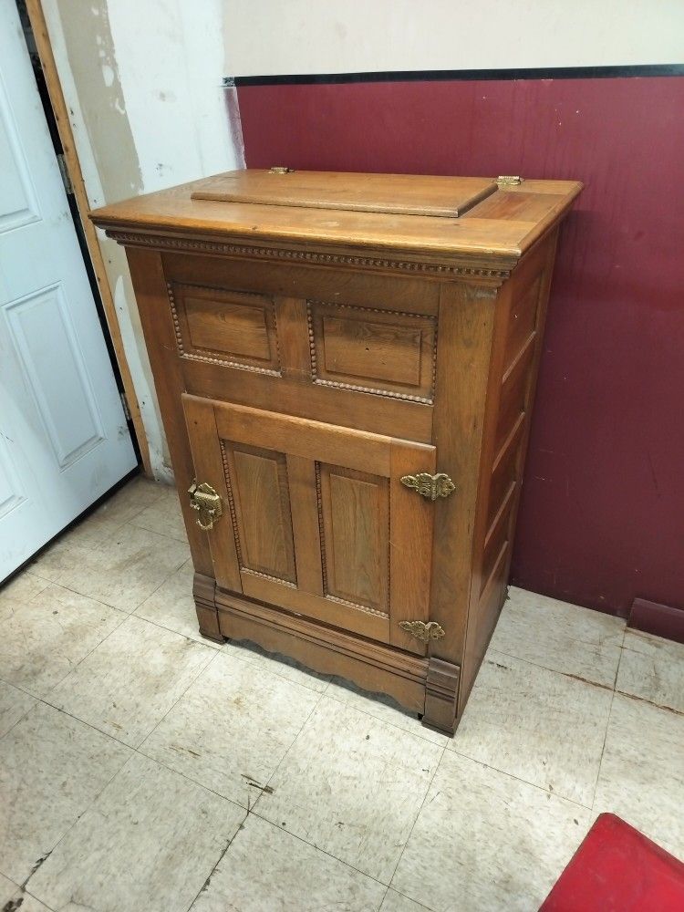 Antique Vintage Victorian Era Refrigerator.. Excellent Condition And Shape