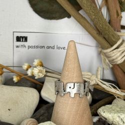Elephant Trail Ring – Size 6