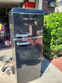Galanz Small Fridge