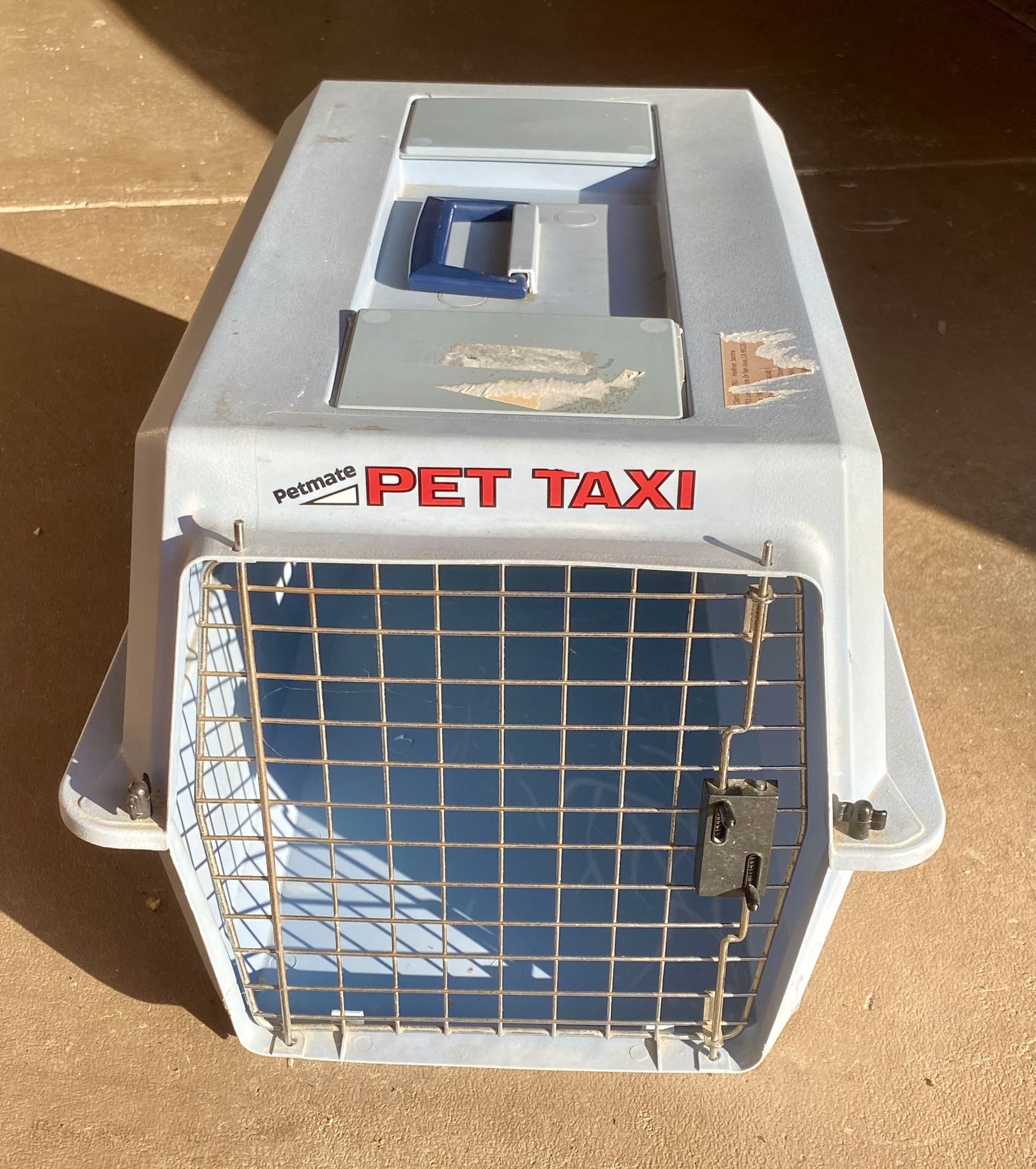 Petmate Pet Taxi Dog/Cat Kennel - Portable Crate for Pets 10-20 lbs