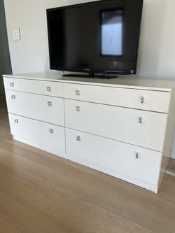 Large 6 Drawer Dresser with Chrome Hardware Mid Century Modern White 63x18.5x29h
