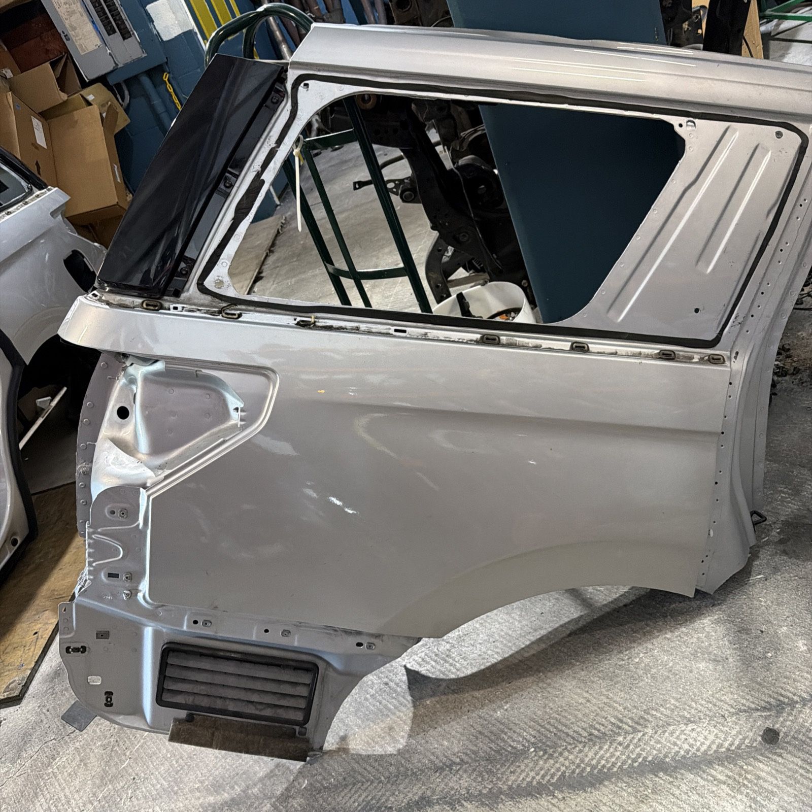 2018-2021 LINCOLN NAVIGATOR RIGTH PASSENGER RH REAR QUARTER PANEL BODY FRAME CUT