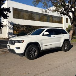 Grand Cherokee Laredo 2020