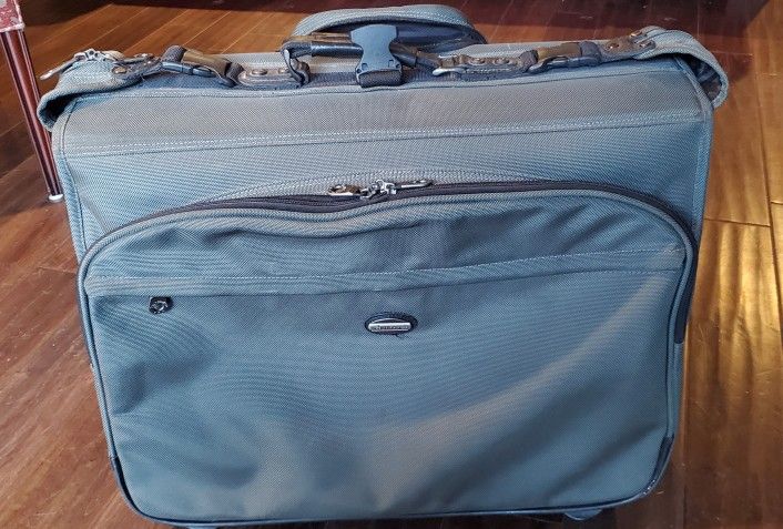 Pathfinder Garment Bag, Wardrobe Suitecase, To Hang Clothes