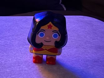 WENDY’S Marvel DC COMICS Wonder Woman Kids Meal toy