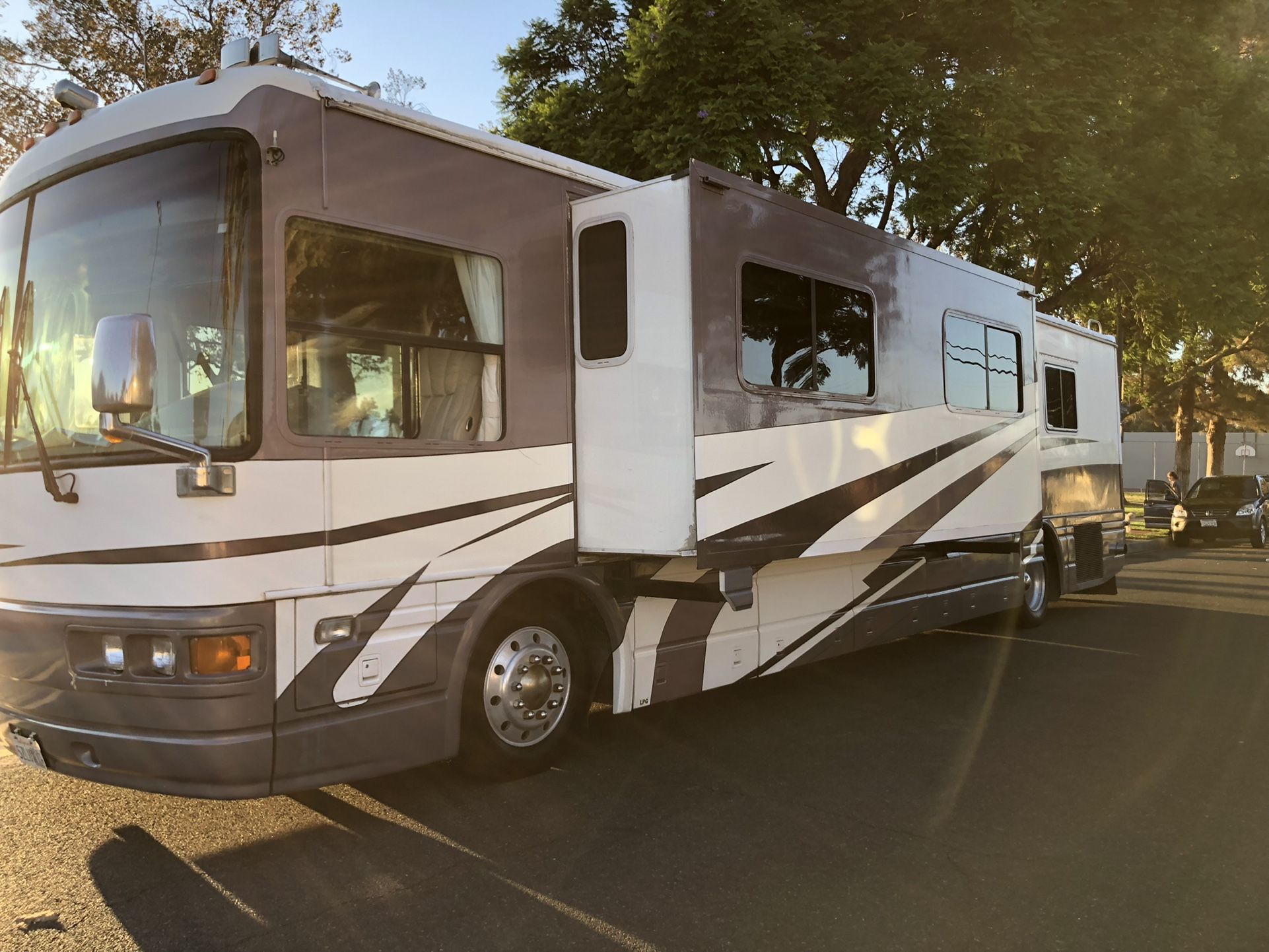 2002 National Islander 40ft Double Slides Diesel Pusher for Sale in ...