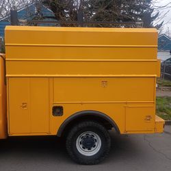 Utility truck box