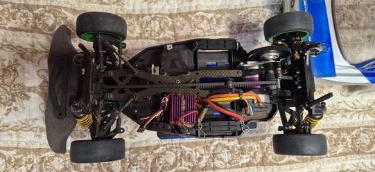 TEAM ASSOCIATED   B44