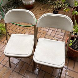 Set of 2 Folding Chairs