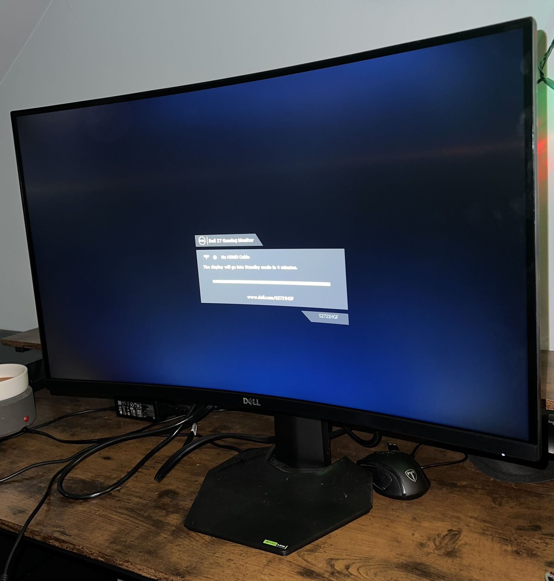 DELL Curved Gaming Monitor 27 Inch