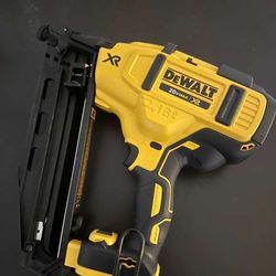DEWALT 20V MAX XR Lithium Ion Electric Cordless 16 Gauge Angled Finishing Nailer Tool Only