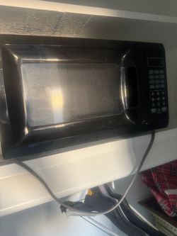 700 watt microwave
