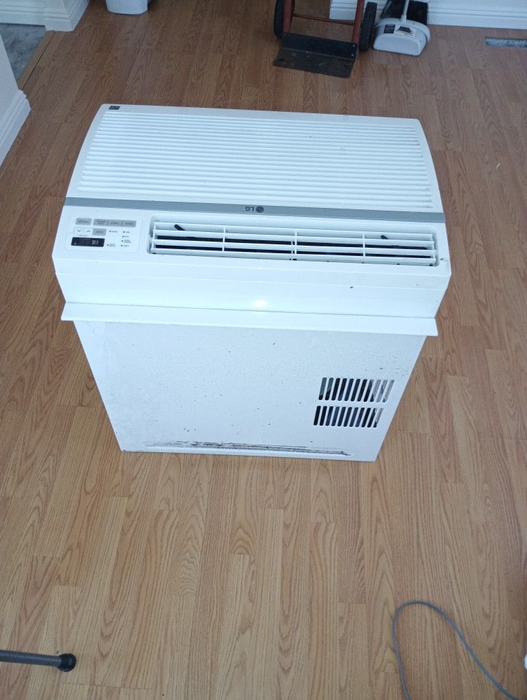 lG Window AC Unit.  15000 BTUs