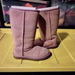 UGGs Size 3