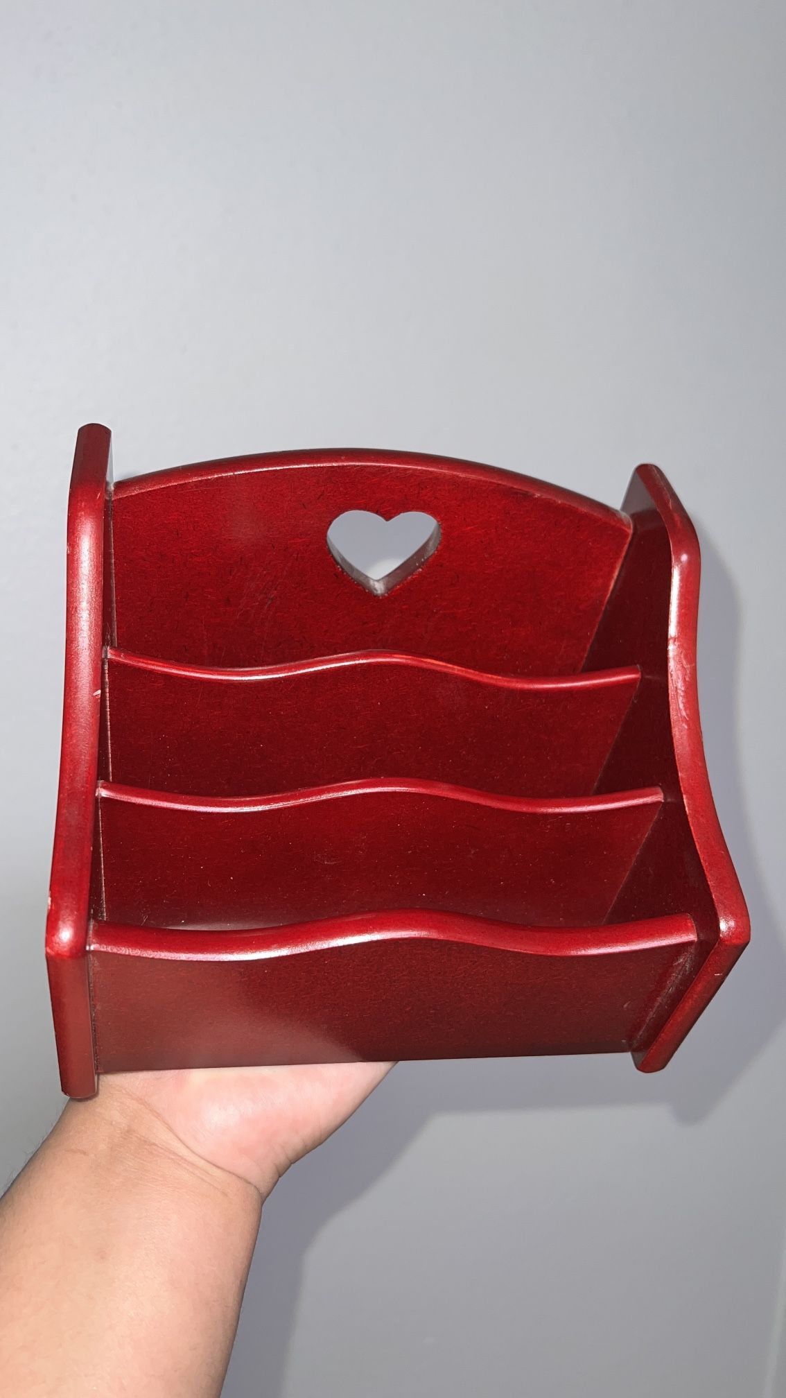 Mail/paper Heart cutout Holder