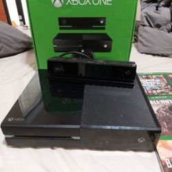 Xbox One With 9 Games And 3 Controllers $200