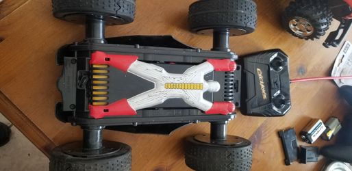 SUPER COOL CYCLAWS WITH CONTROL ( NOT BATTERIES INCLUDED