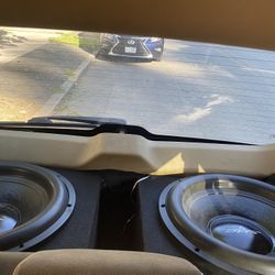 2 18 Skar Audio  Subs 