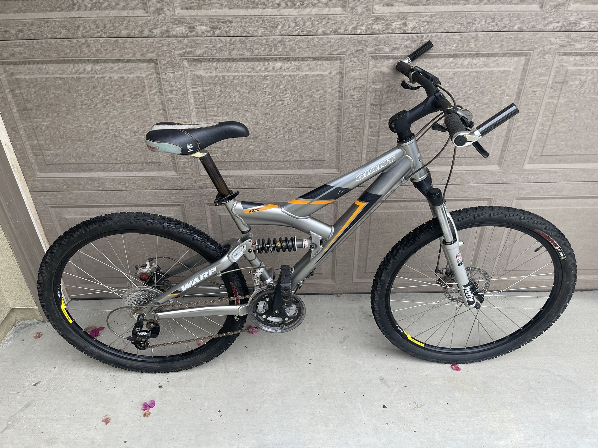 GT DSi Dual Suspension Mountain Bike