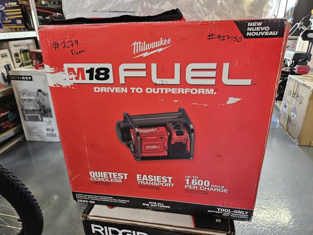 MilwaukeeM18 FUEL 18 Volt Lithium Ion Brushless Cordless 2 Gal. Electric Compact Quiet Compressor (Tool Only)