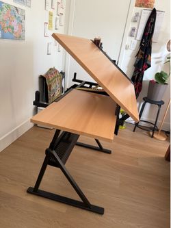 Drafting desk