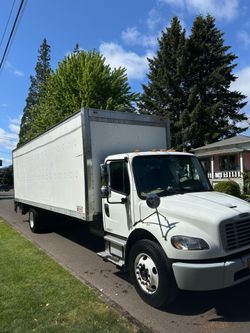 26ft BOX TRUCK FOR SALE! WITH LIFTGATE/PALLET JACK